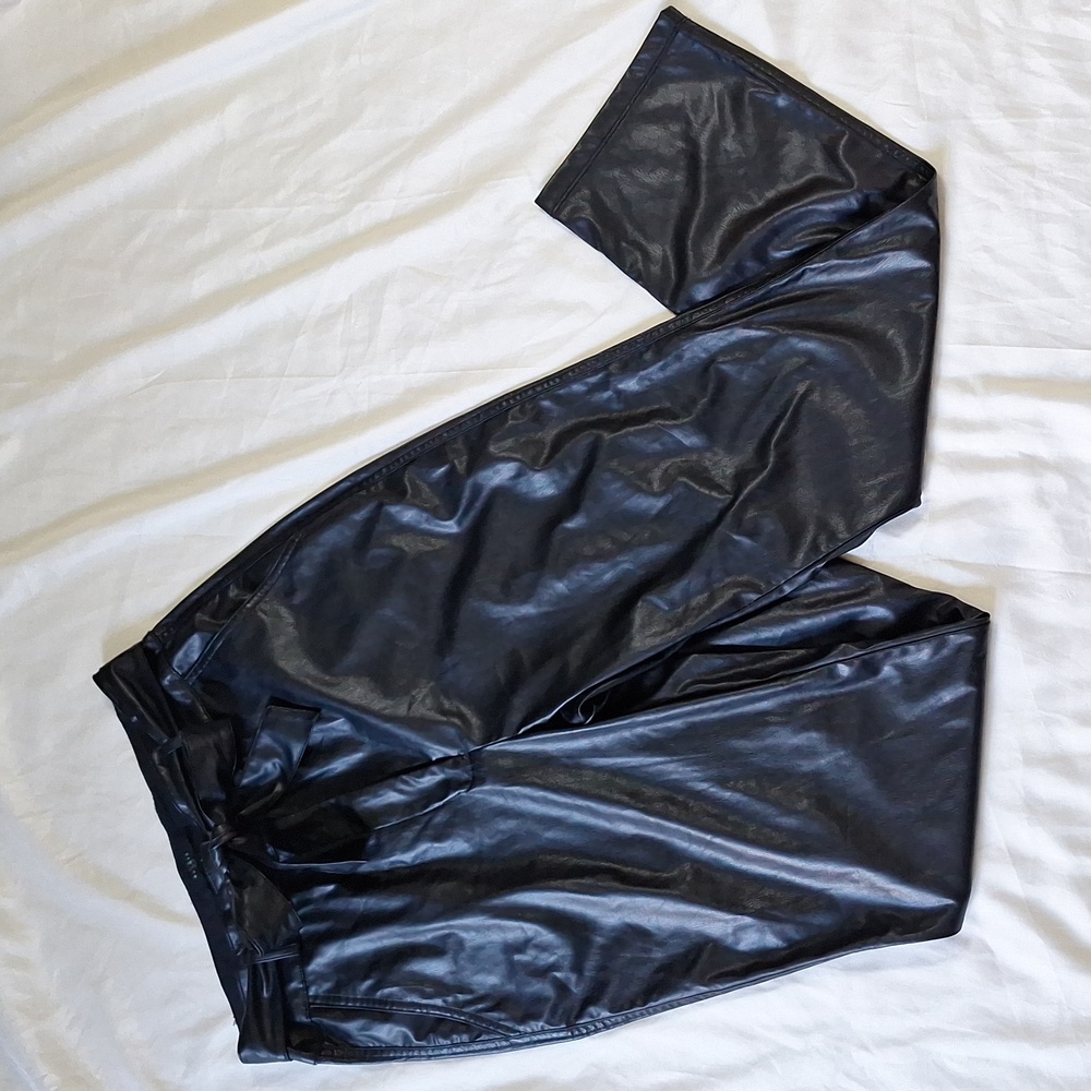21 SAINTS High Waisted Relaxed Fit Faux Leather Pants with Belt Black Size Large